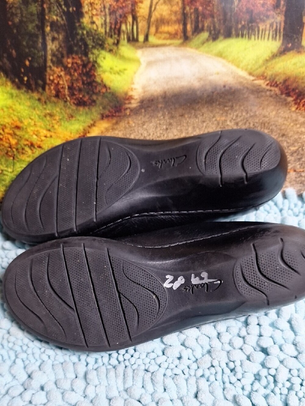 Clarks Women’s Black Leather Zipper Slip-On Loafers - Picture 9 of 9
